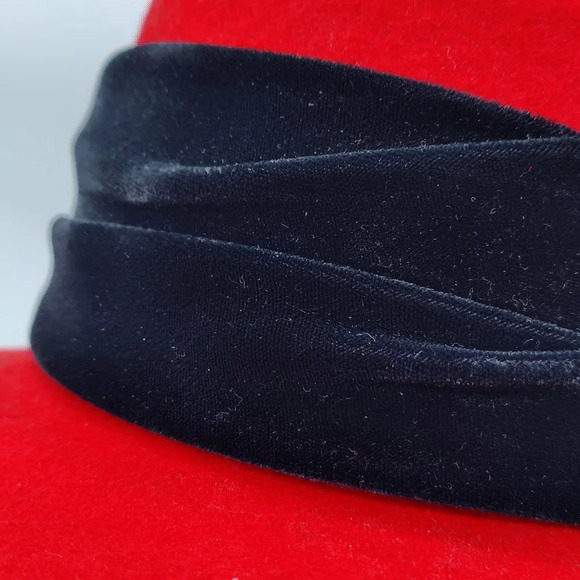 Vintage Felt Wool Fedora Style Hat • Velvet Band - Picture 5 of 10